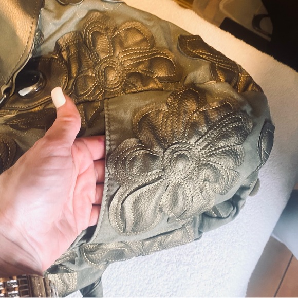 Big Buddha button snap Large Tote Bag Bronze Metallic Flowers - Picture 7 of 10